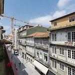 Lovelystay - Flower Stylish Apartment