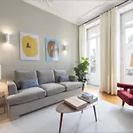 Lovelystay - Flower Stylish Apartment